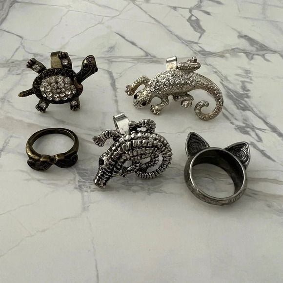 Lot of Assorted Costume Jewelry Rings - Picture 1 of 6